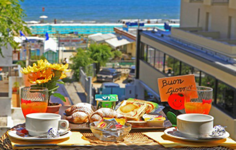 hotel riccione colazione inclusa