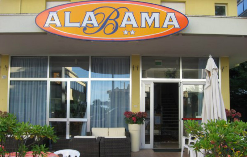 hotel 2 stelle riccione