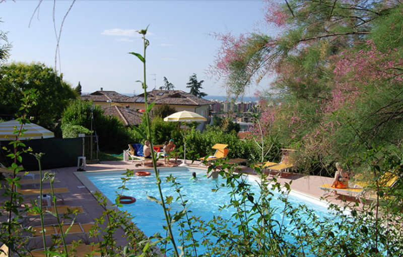 residence con piscina riccione
