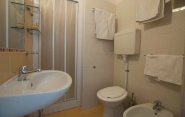 hotel riccione 2 stelle bagno privato